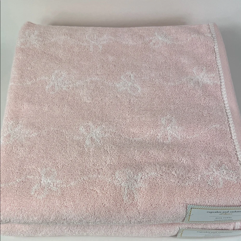Cupcakes and Cashmere Bath Towels Pink with White Bows Soft Cotton Set of 2 NEW